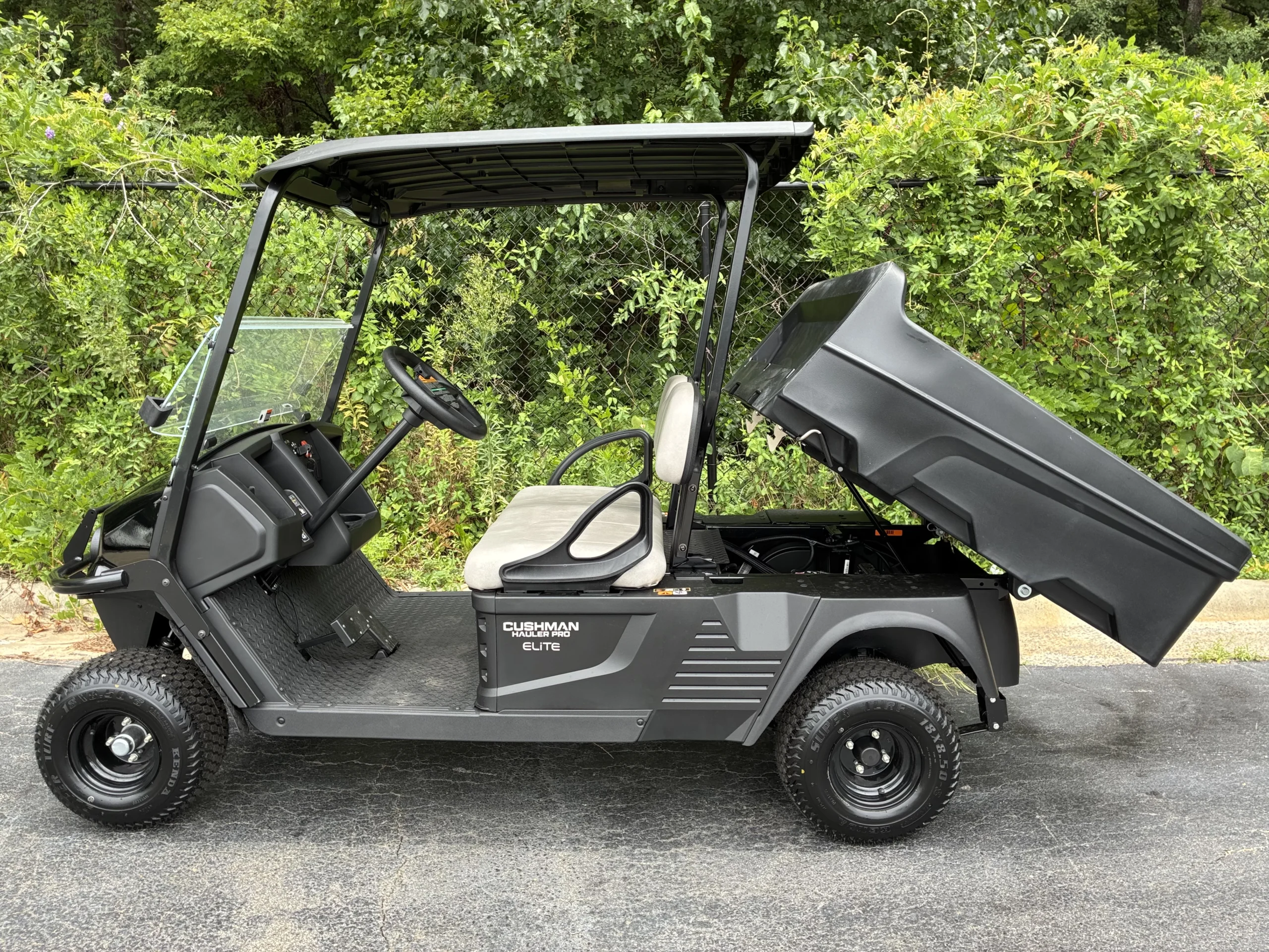 2026 Cushman Hauler photo 4